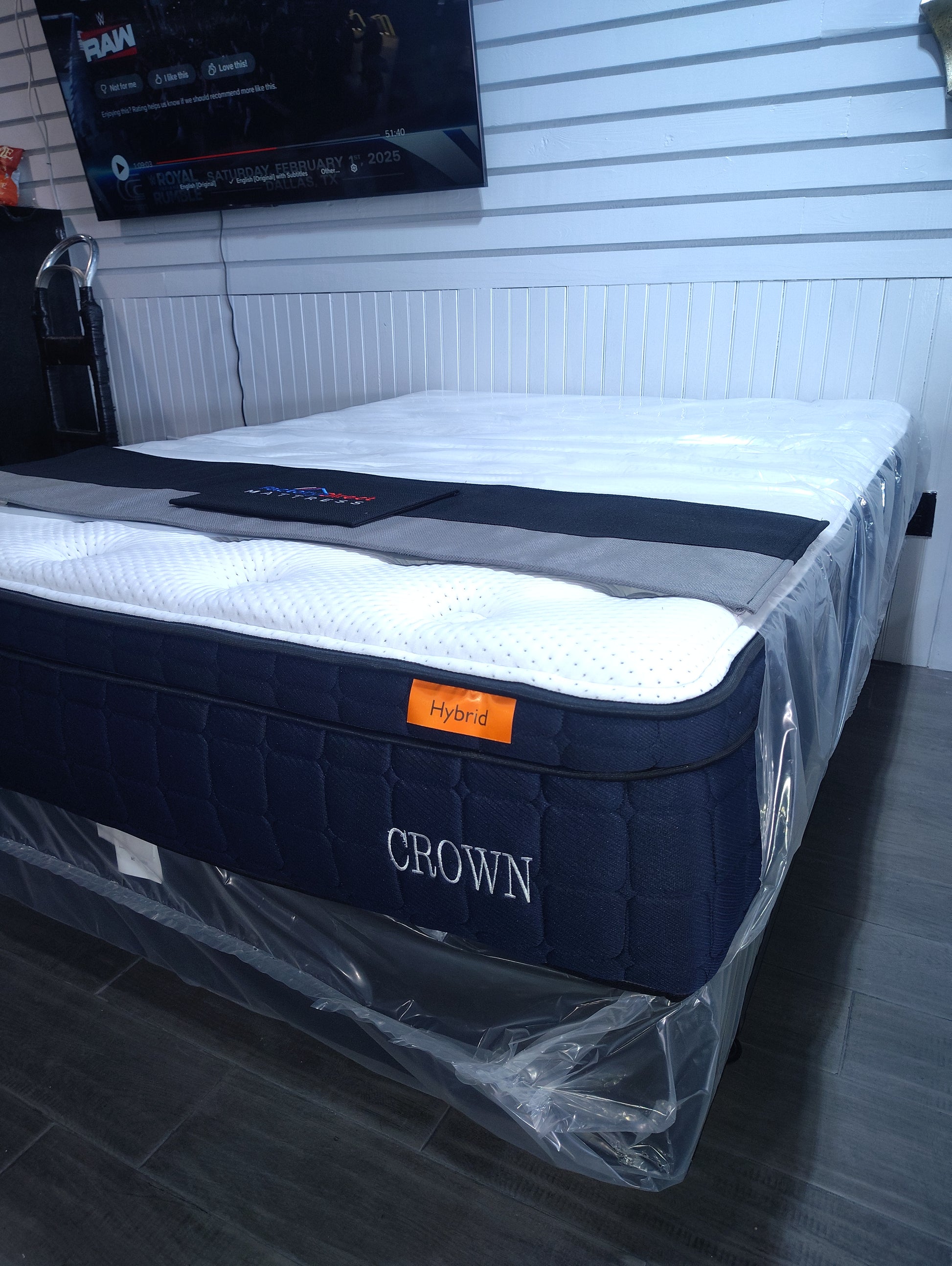 Crown Hybrid 12" Tall Adjustable Friendly